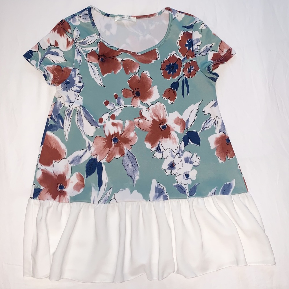Blue, Red, and White Loose-fitting Floral Top